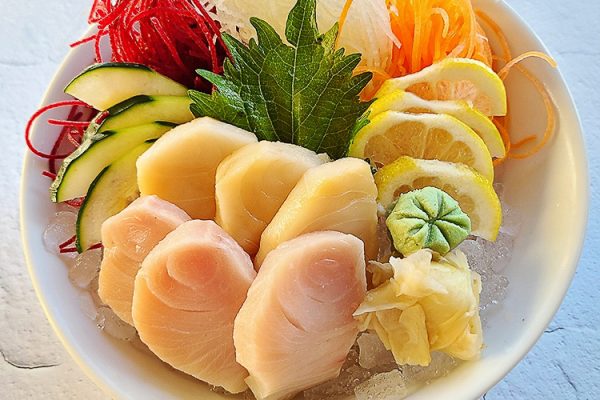 Yellowtail sashimi set
